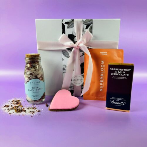 Mother's Day Pampering. Full of bath salts, a face mask and treats. Gift Boxes NZ, Mother's Day Gifts. Gifts for Mum. Gift Hampers NZ.